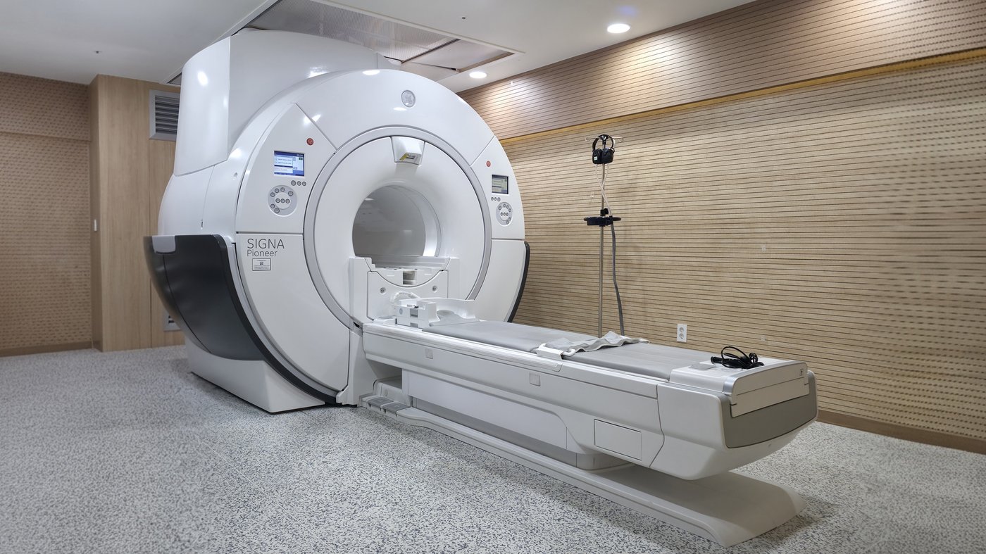 서부신세계영상의학과의원 3.0T MRI 검사실